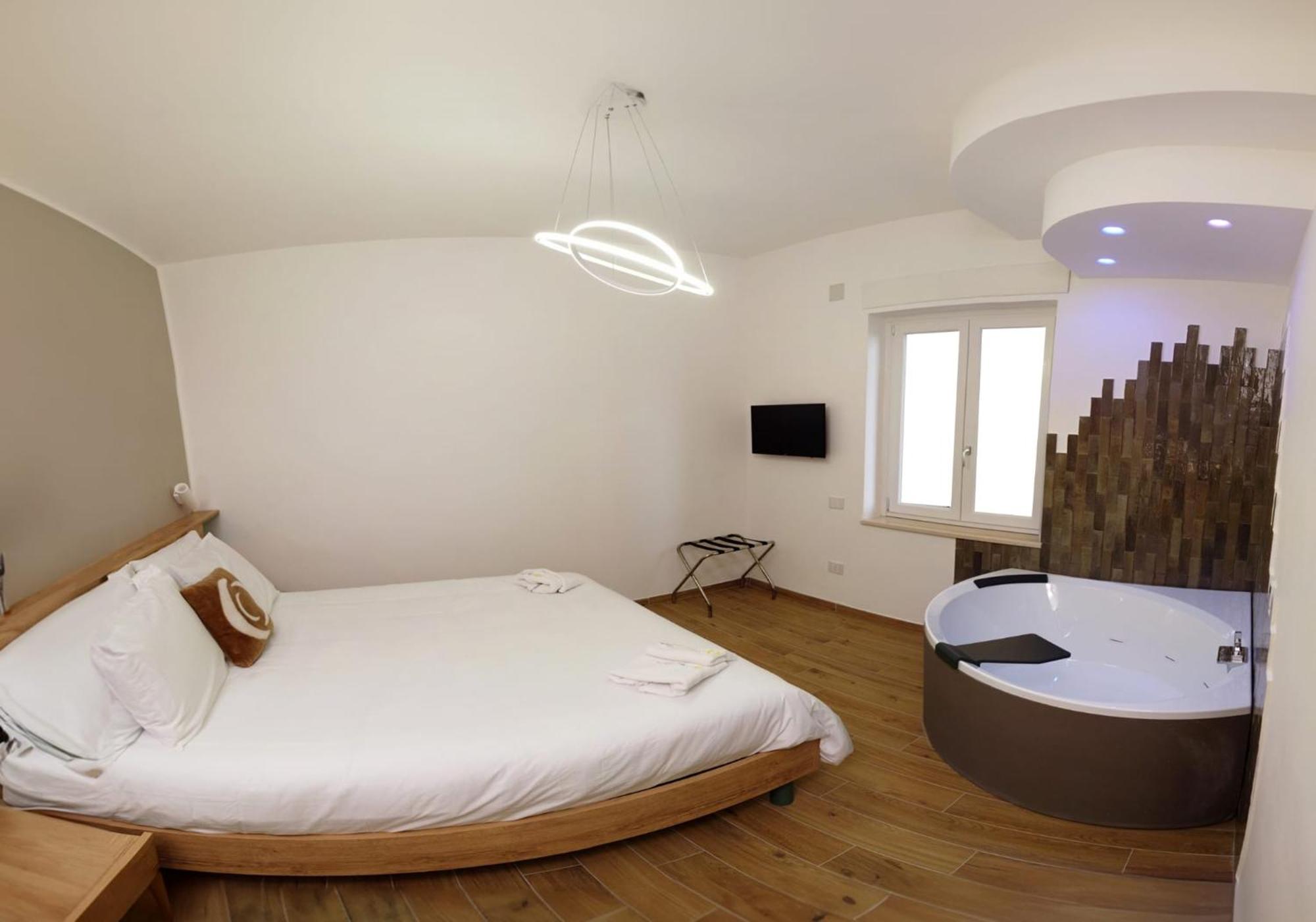 Three Moons Boutique House/Calypso Διαμέρισμα Σαλέρνο Εξωτερικό φωτογραφία