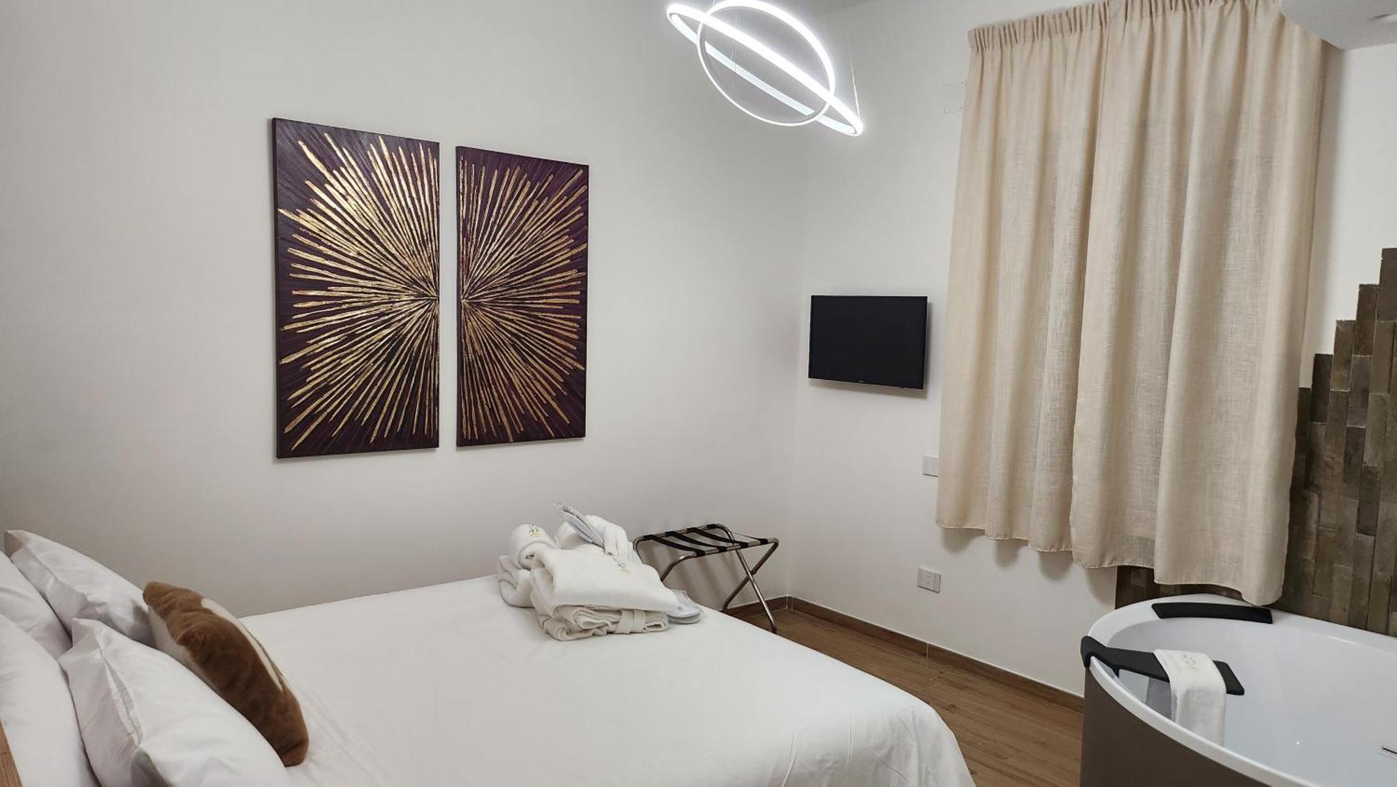 Three Moons Boutique House/Calypso Διαμέρισμα Σαλέρνο Εξωτερικό φωτογραφία