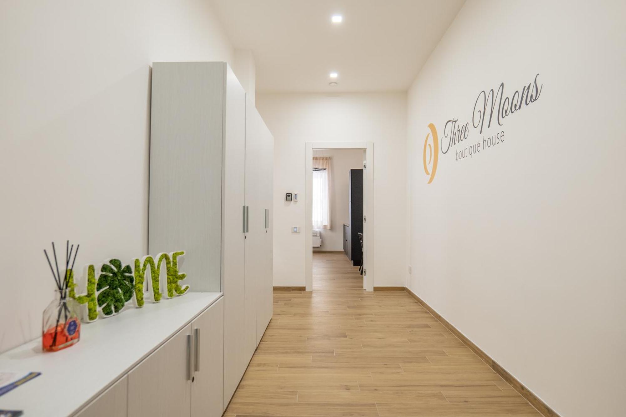 Three Moons Boutique House/Calypso Διαμέρισμα Σαλέρνο Εξωτερικό φωτογραφία