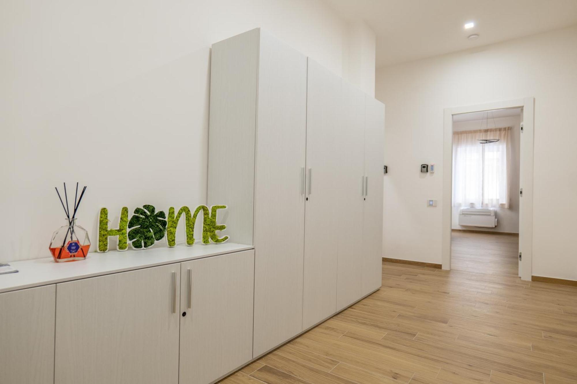 Three Moons Boutique House/Calypso Διαμέρισμα Σαλέρνο Εξωτερικό φωτογραφία