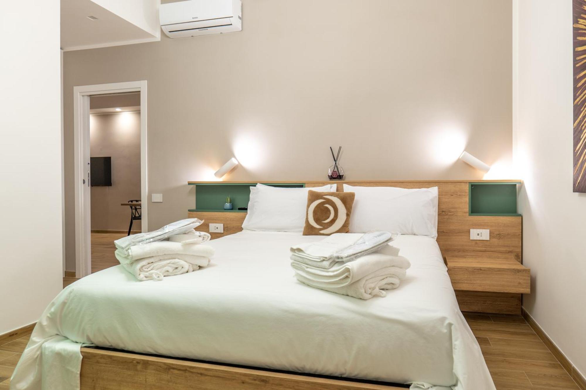 Three Moons Boutique House/Calypso Διαμέρισμα Σαλέρνο Εξωτερικό φωτογραφία