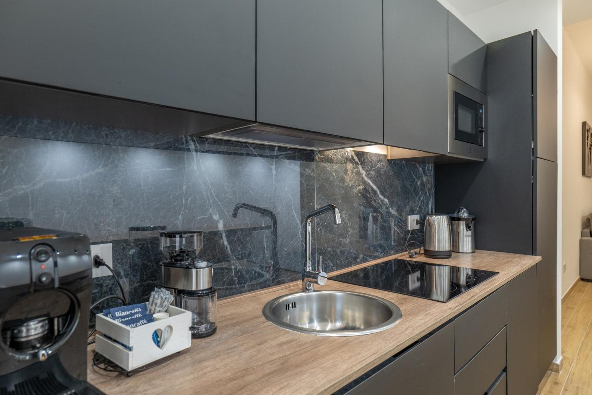 Three Moons Boutique House/Calypso Διαμέρισμα Σαλέρνο Εξωτερικό φωτογραφία